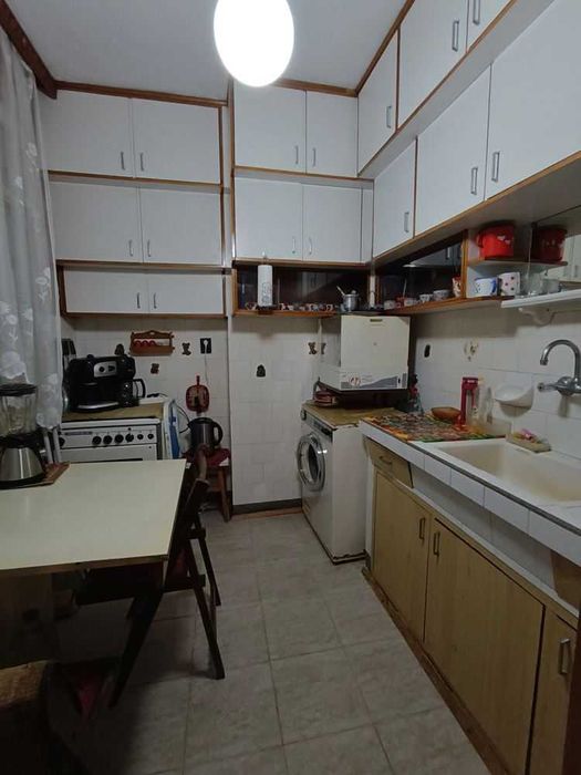 Тристаен апартамент в центъра на град Велико Търново