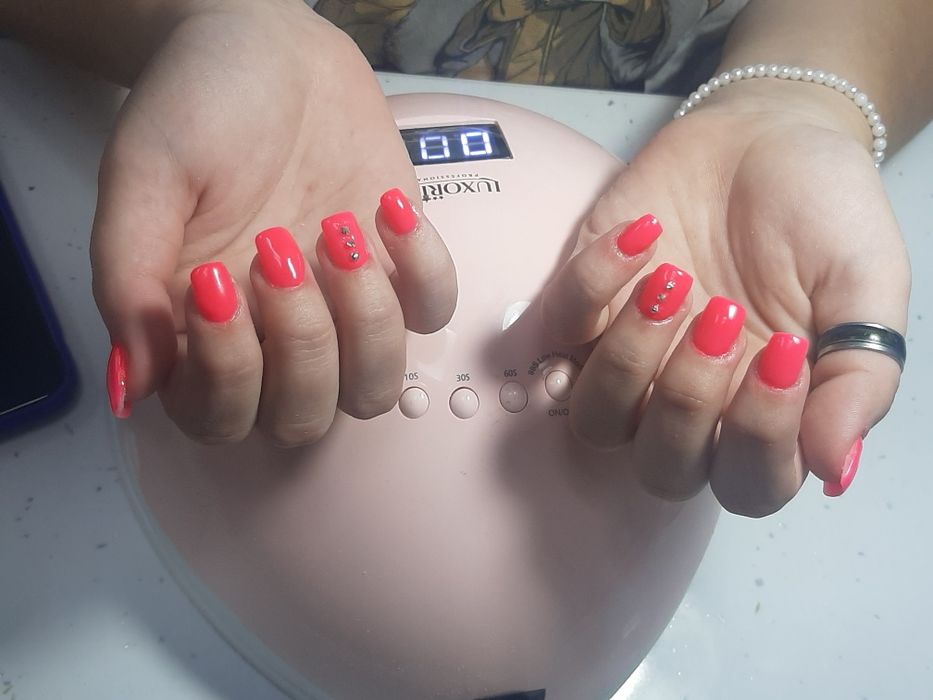 Aplic unghii cu gel,semi,construcție