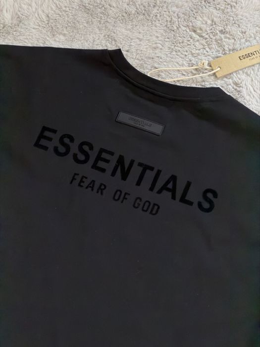 Compleu Essentials negru