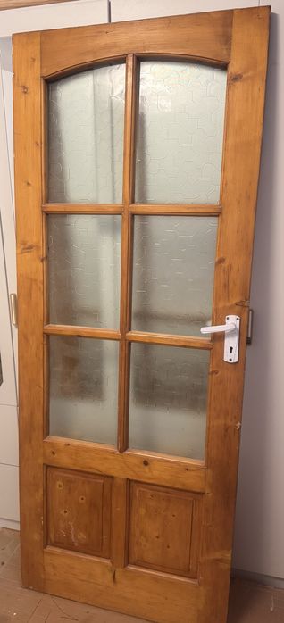 Usi interior lemn