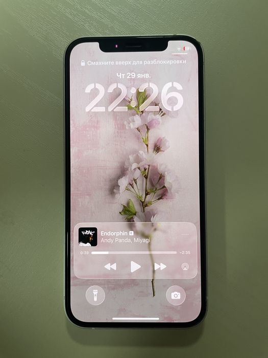 Продам iPhone 12