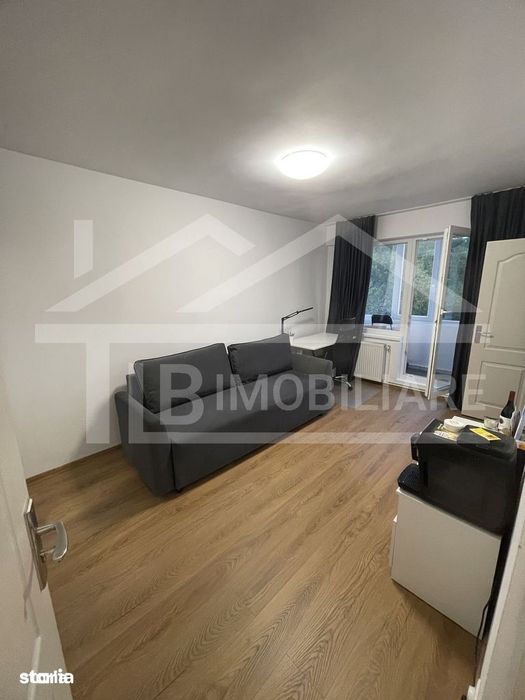 Garsoniera, 25 mp, decomandata, Zona Shopping City