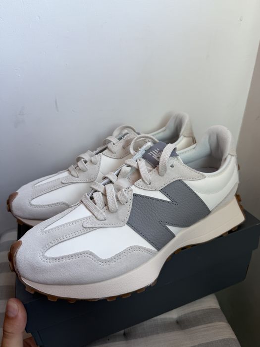 New Balance 327 alb cu logo N gri piele 100% marimea 43 noi originali