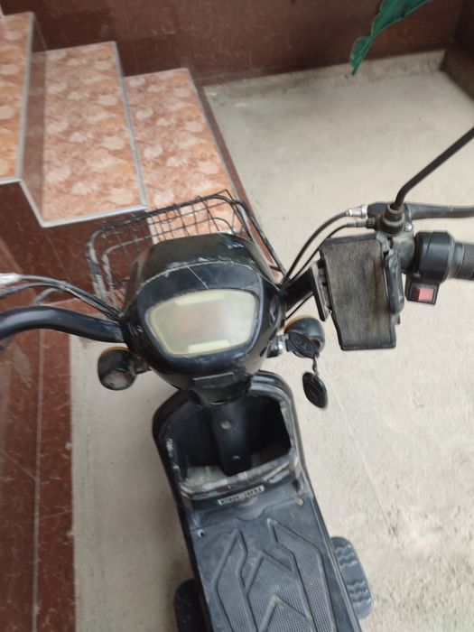 Электро скутер сотилади