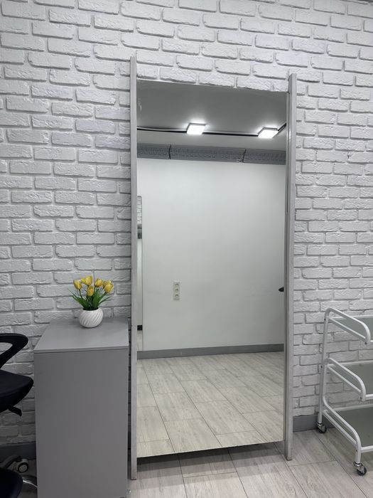 Напольное зеркало в стиле лофт