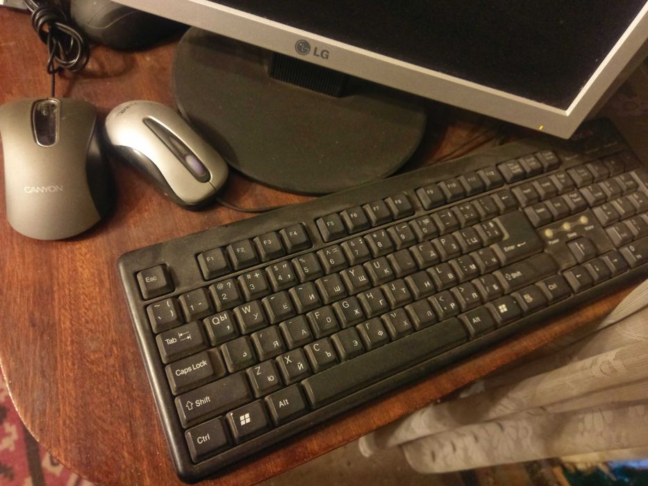 PC, монитор, камера, клавиатура, мишка