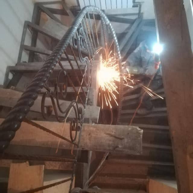 Лестницы железные