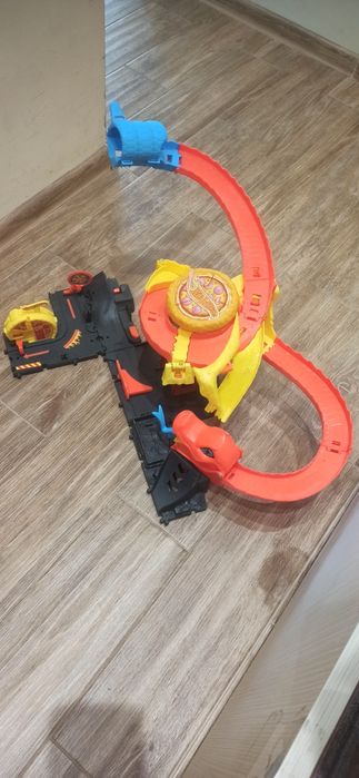 Hotwheels Писта и Изтрелвачка