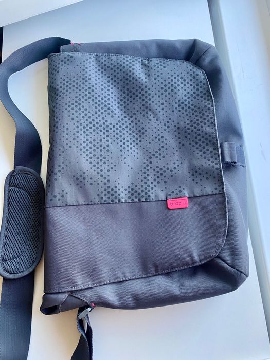 Намалена! Бизнес Чанта за Лаптоп и Документи Dicota