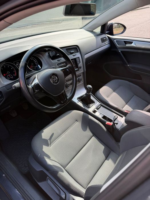 VW Golf Confortline 1.2 TSI + Set roti de iarna cu jante