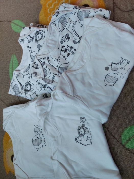 Бебешки бодита George 18-24 месеца