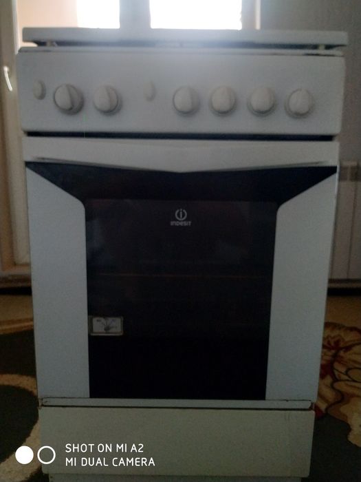 Продам газовую плиту
