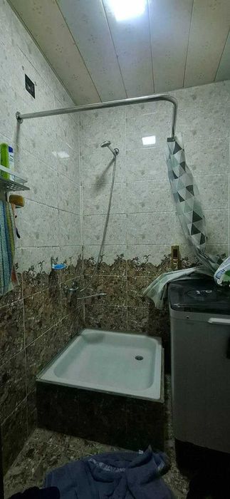 3 хоналик квартира 2 кават кирпичный дом, 7 микр, военгородок