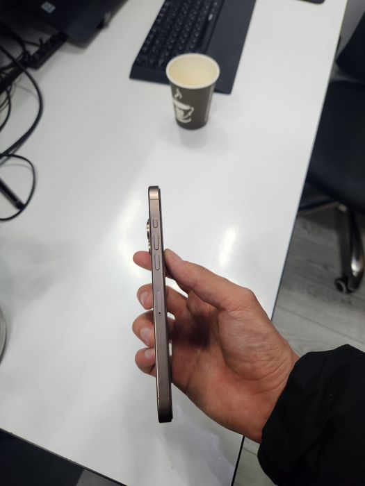 Iphone 16 pro max 256 sim esim