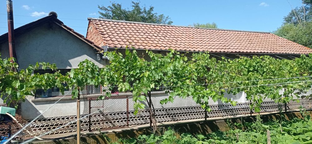 Продава се Къща в Ловеч, Промишлена зона - 129 кв.м за 202 €/кв.м - Снимка #1