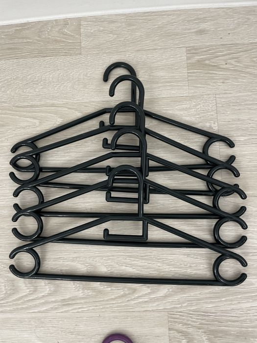 Вешалки разные продам