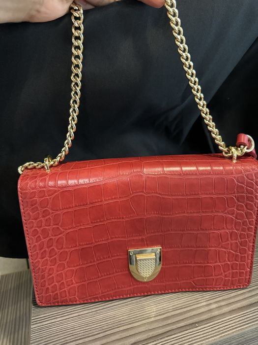 Красная сумка