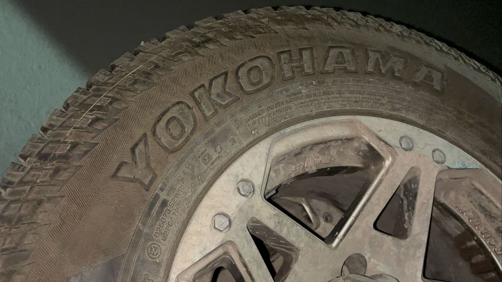YOKOHAMA 265/70/R16