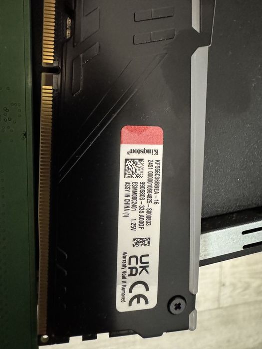 Memorie RAM 32gb DDR5 Kingston RGB