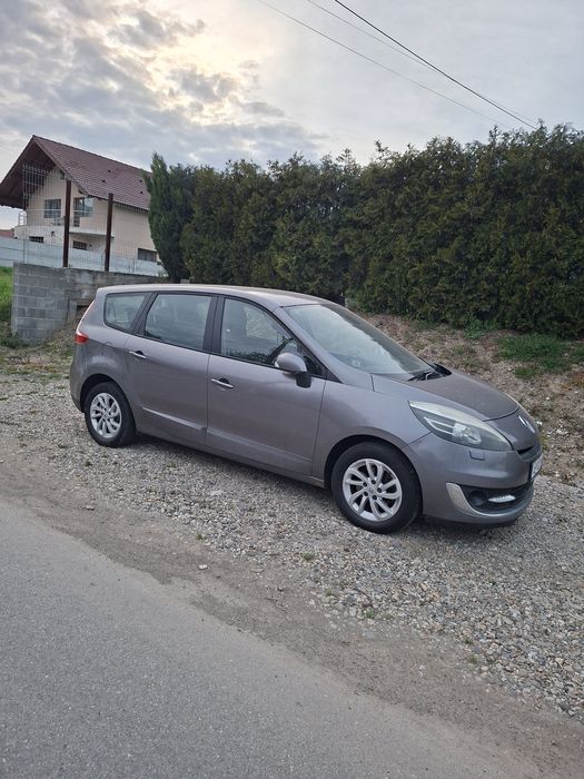 Renault Grand Scenic 2013, 7 locuri