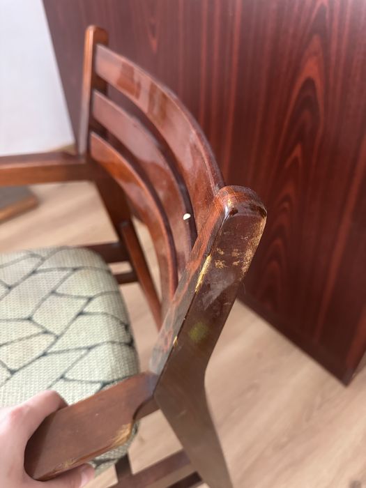 Scaun lemn masiv - maro roșiatic