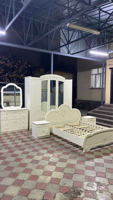 Продам Спальный Гарнитур +доставка