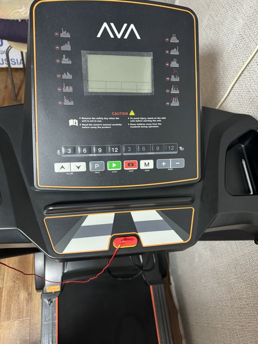Продам беговую дорожку AVA A4