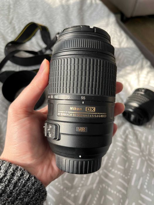 Nikon D7100 + Obiective (18-55 mm si 55-300 mm) - 14400 Cadre!