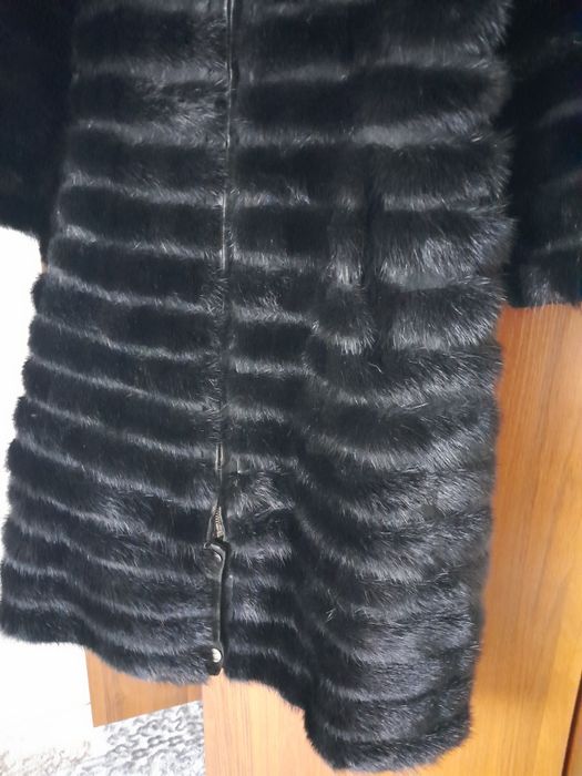 Продам норковую шубу.