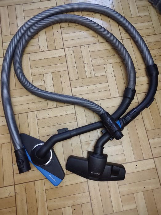 Продам на пылесос Philips щётку насадку