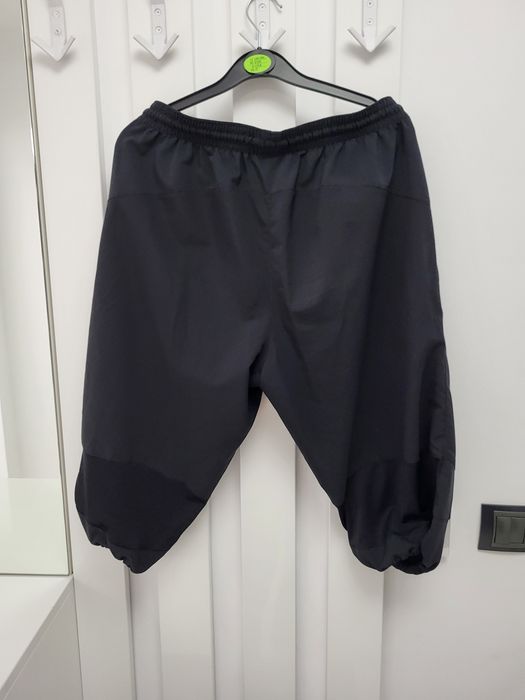 Pantaloni 3/4 originali nike marimea S 90% REDUCERE 

Sunt ca noi. 

P