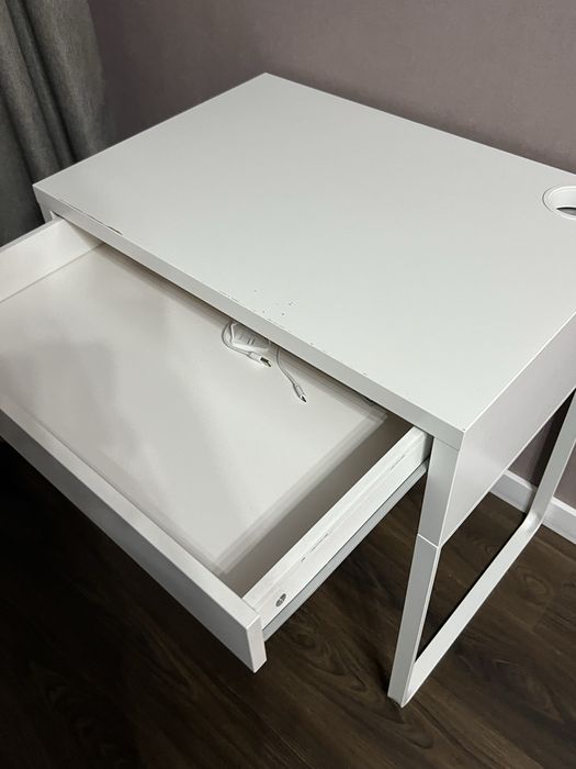 Письменный стол IKEA MICKE, белый