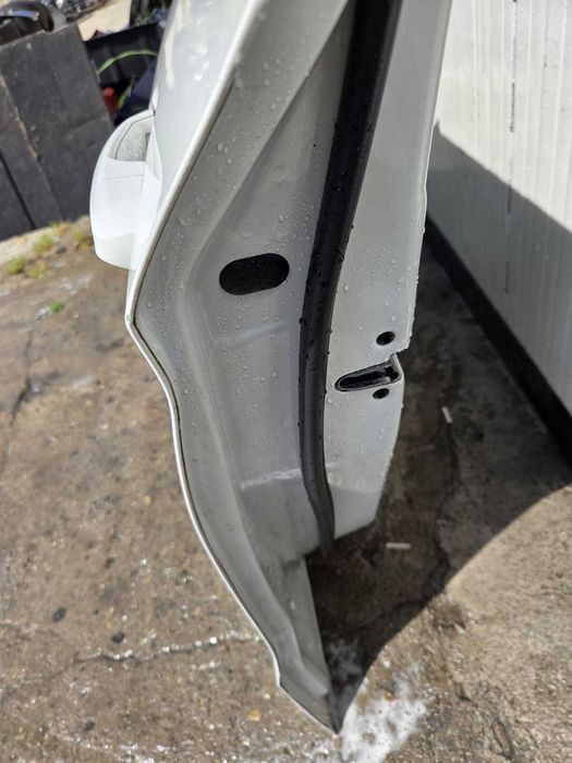 Usa fata stanga dreapta BMW X5 F15 culoare alpinweiss 300 alpin weiss 300