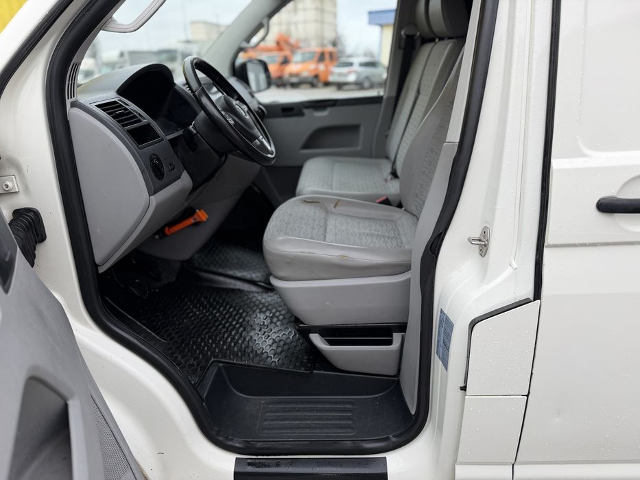 Vw T5 modelul lung Unic proprietar RO