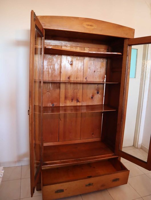 Антикварен бюфет от 1938 г.