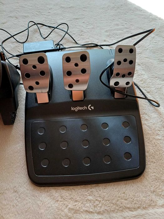 Продавам Logitech G29 волан с педали