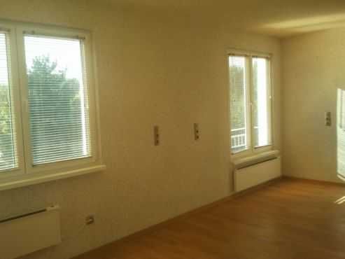 Дава се под наем Тристаен апартамент в София, Център - 100 кв.м за 990 € - Снимка #2