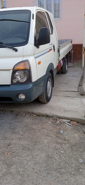 Huyundai portret dakumenta bir tonna ikkita temir balon metan bor