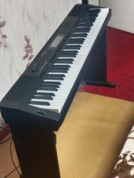 Продам пианино Casio