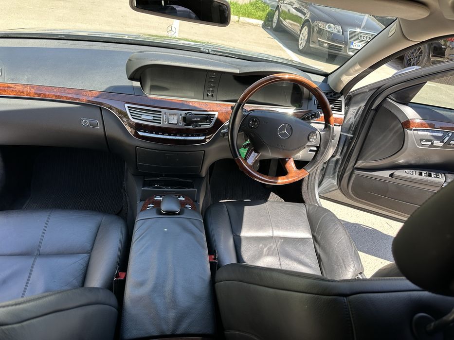 Mercedes-Benz S-Class S320 CDI.