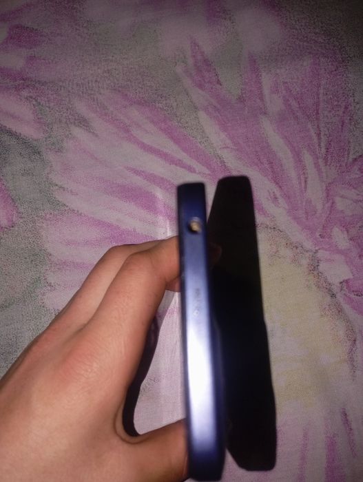 Продаю телефон moto g05