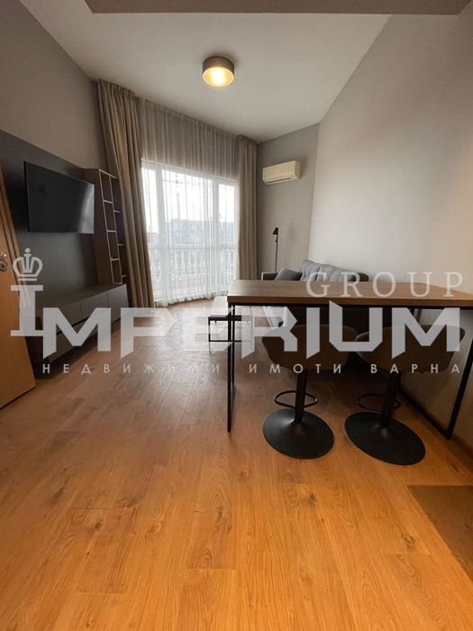 Страхотен апартамент с огромна тераса + ПАРКОМЯСТО в цената, кв. Бриз