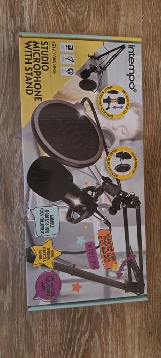 Нов микрофон на стойка за студио/селфи лампа