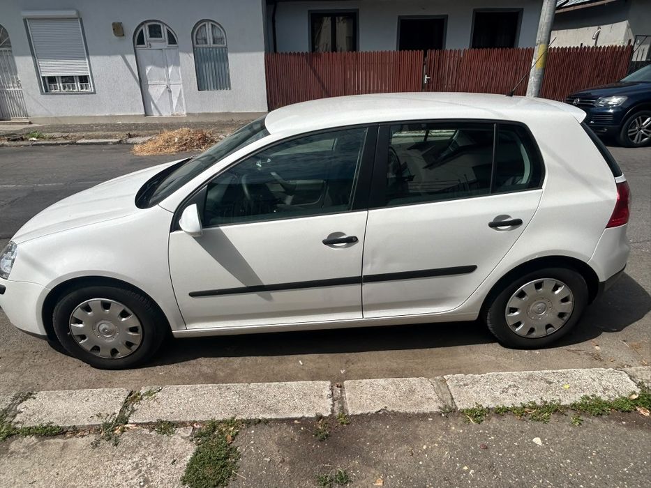 Doar Vând Golf 5