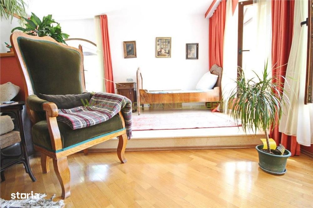 Apartament spatios cu doua camere de inchiriat la casa