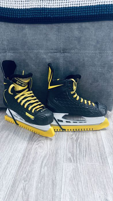 Хоккейные коньки