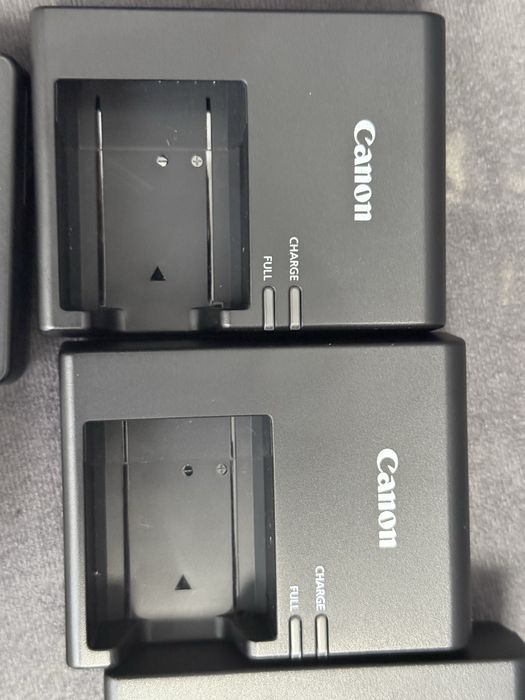 Canon LC-E10E si 2 baterii