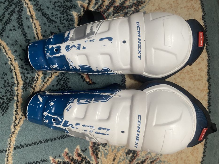 Коньки хоккейные