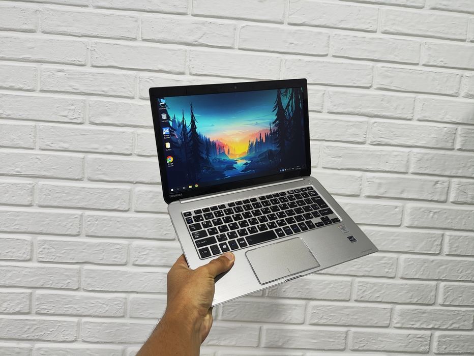 Toshiba Dynabook I7 8/256Gb
