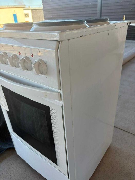 продается электрическая плита